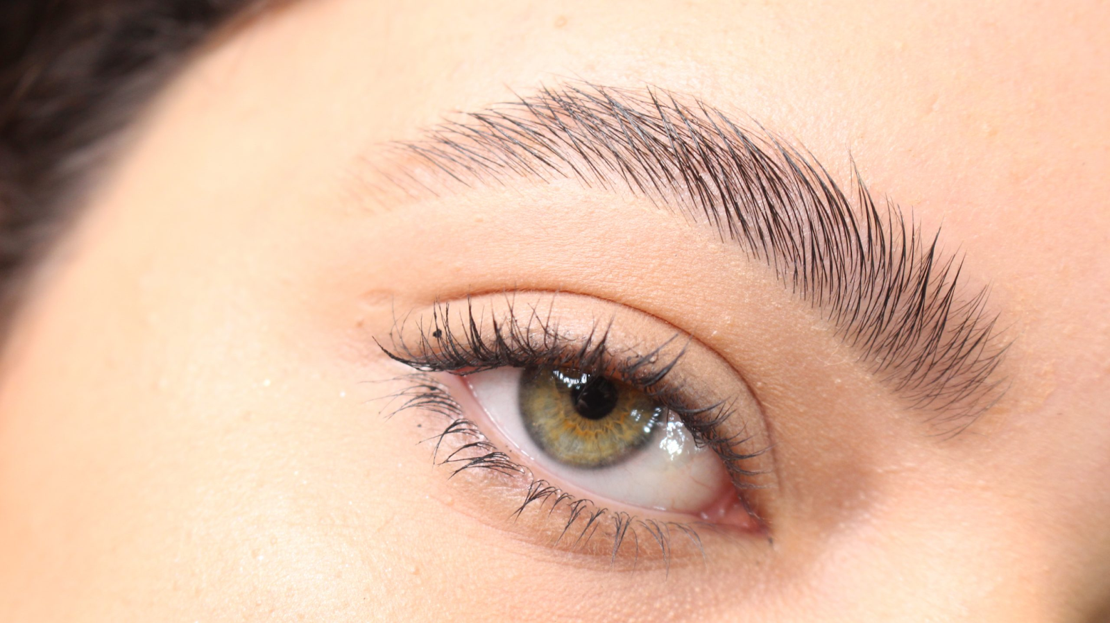 Brow Lamination vs. Microblading: Which is Right for You?