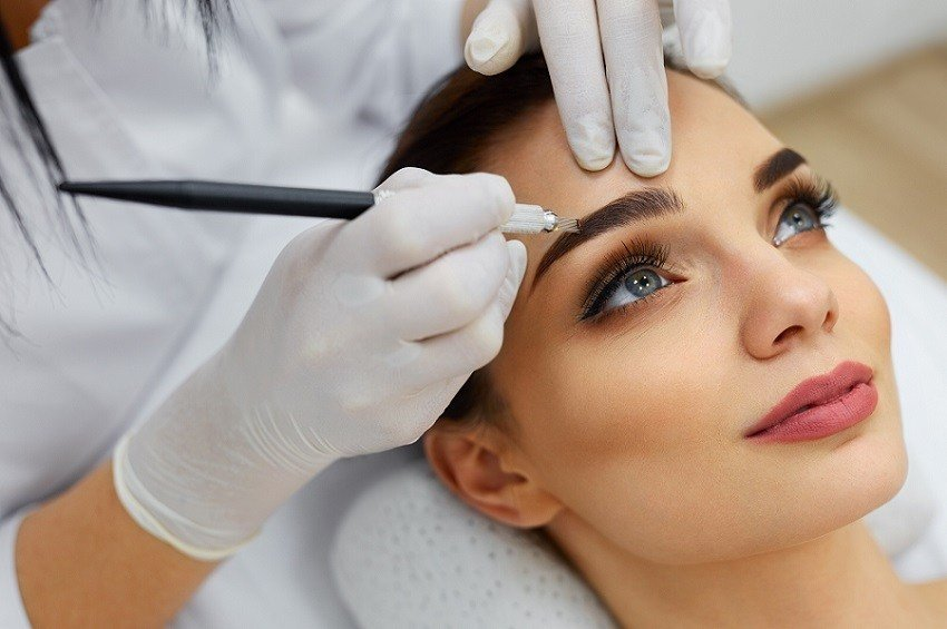 How to choose the right eyebrow microblading artist