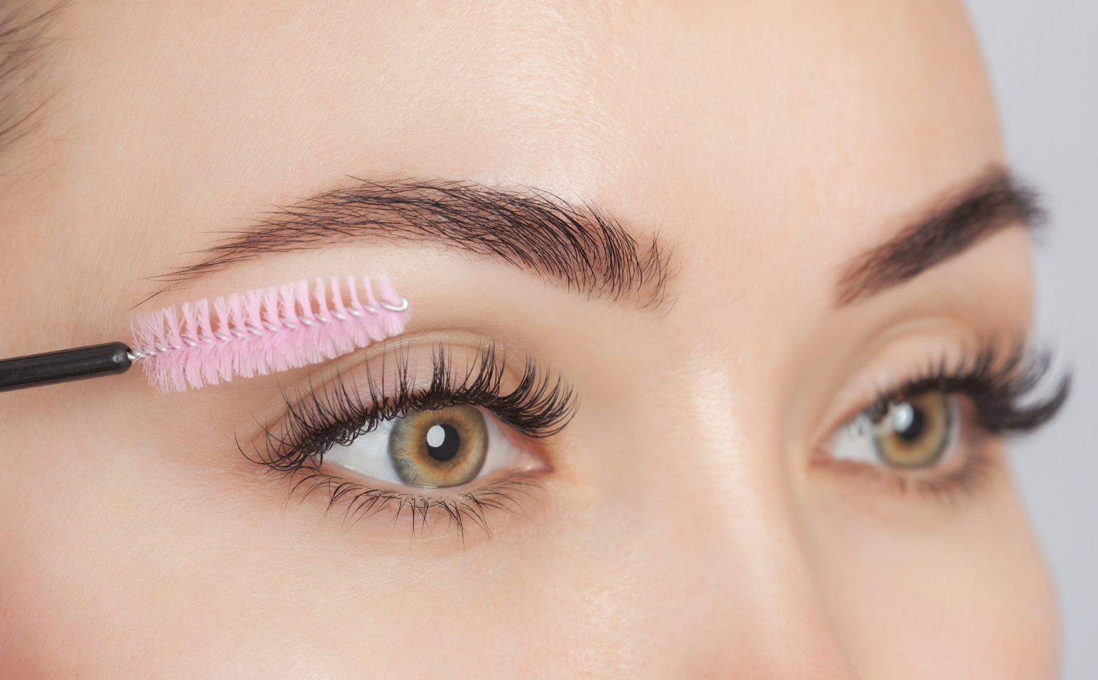 The Pros and Cons of Natural Eyelash Extensions